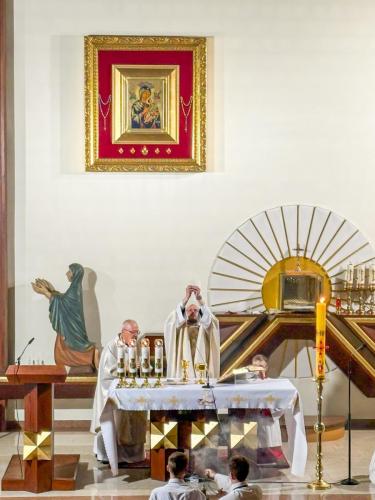 8C5F7987-DE86-4459-A780-DB5779EF55B6-18